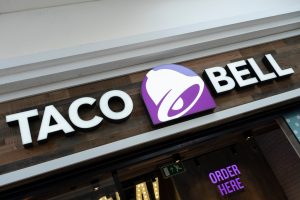 Ο Taco Bell έχει τις δεύτερες σκέψεις για να βασιστεί στο AI στο Drive-through